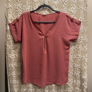 Fashion Blouse Size Medium Mauve/Blush Color Lightweight Flowy
